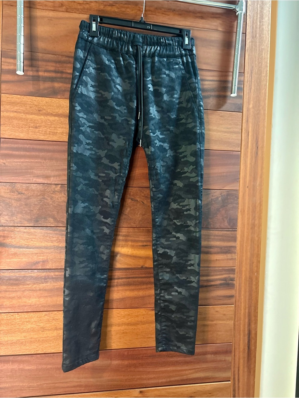 Flog Camouflage Drawstring Joggers - Black
